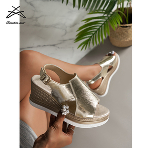 Chaussures d'été grande taille pour femmes Sandales d'été à plateforme et talon compensé avec bouche de poisson Sandales pour femmes avec boucle dorée Sandales décontractées - Product Image 5