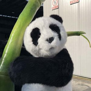Modèle de simulation réaliste de panda en bambou à câliner - Décoration d'exposition commerciale en métal pour intérieur, idéal pour centres commerciaux et parcs à thème - Product Image 4