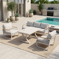 Ensemble de salon de jardin moderne avec structure en aluminium, canapé de patio, meubles avec accoudoirs en bois de teck, table à lattes pour villa, jardin, hôtel, parc