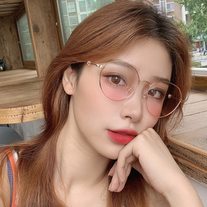 แว่นกันแดดทรงหัวใจโลหะย้อนยุค F1-9085 สำหรับผู้หญิง เลนส์ไล่เฉดสี UV400 กรอบสีทอง แฟชั่น ป้องกันแสงแดด ประเภท 3 - Product Image 4