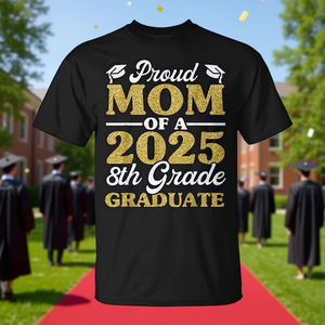 T-Shirt Personalizzabile per Mamma Orgogliosa 2025, per Diplomati di 8° Grado Classe 2025, Maglietta Promozionale per la Giornata di Laurea - Product Image 2