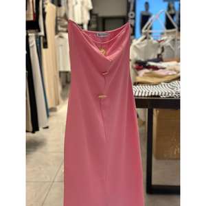 เดรสผ้าซาตินสีชมพูฟลอริ คอวี ทรงเข้ารูป สำหรับงานกลางคืน ระบายอากาศได้ดี ช่วงเอวเข้ารูป - Product Image 2