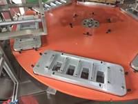 Machine d'emballage automatique pneumatique pour cartes blister en papier avec scellage thermique, crochets adhésifs à haute résistance, pistolet à air pour batteries
