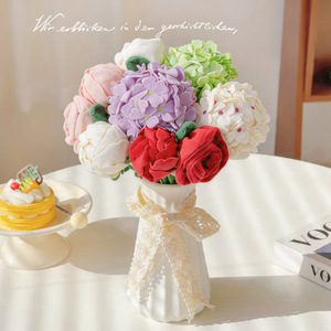 Arreglo Floral Artificial Súper Suave, Ramo de Rosas, Tulipanes y Phalaenopsis de Peluche, Decoración y Regalo para el Día de San Valentín - Product Image 2
