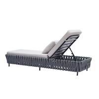 Chaise longue pliable de luxe moderne en aluminium avec cadre en corde tressée durable et coussins pour villa et usage extérieur