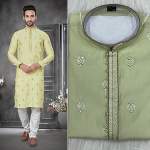 Pijama Kurta de diseñador de seda de algodón Premium para hombre con trabajo de bordado pesado Traje elegante listo para exportar y ocasión - Product Image 4