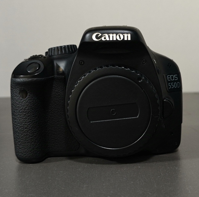 For EOS 550D 18.0 MP APS-C CMOS Sensor Full HD Video DSLR Camera