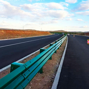 Ударопрочный трехбалочный ограждение для использования на автострадах - Product Image 1