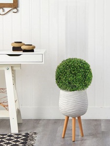 Plante artificielle décorative verte en plastique effet gazon pour jeu de boules, idéale pour terrain de bocce, avec petites boules sur gazon - Product Image 3