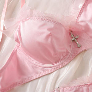 Conjunto de lencería de tentación Sexy de cuatro piezas para mujer Pure Lust Simple Cute Pink Lace Bow Bra Bragas Elegantes técnicas de encaje - Product Image 5