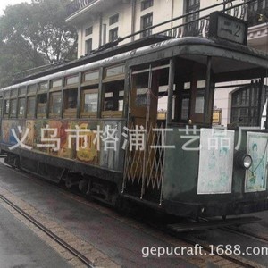 Kiosco decorativo de exhibición comercial para exteriores con tren eléctrico vintage de metal de Yiwu Craft, ideal para parques temáticos o estudios de fotografía. - Product Image 2