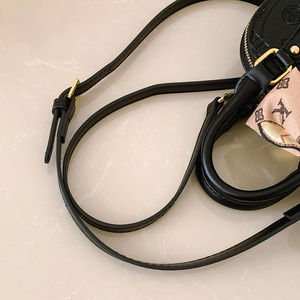 Bolso de Mano Geométrico para Mujer, de Cuero PU, con Cierre de Cremallera, Correa de Hombro Extraíble, Exterior Suave, Poliéster Resistente - Product Image 4