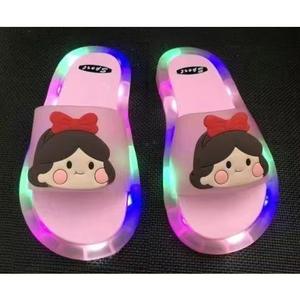 Pantoufles Éclairées pour Enfants avec Bout Ouvert Conception Pvc Enfants Lumineux Pantoufles Éclairées pour Enfants Sandales pour Enfants avec Lumières - Product Image 6