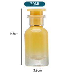 Flacon de <span class=keywords><strong>parfum</strong></span> en verre personnalisé 30ml <span class=keywords><strong>50ml</strong></span> avec bouchon à vis, pulvérisateur rechargeable, forme cylindrique, options transparentes ou colorées - Product Image 2