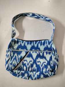 Sac de voyage de luxe fait main avec motif floral bleu, imprimé en coton, matelassé, grande capacité, pour le sport et les voyages - Product Image 2