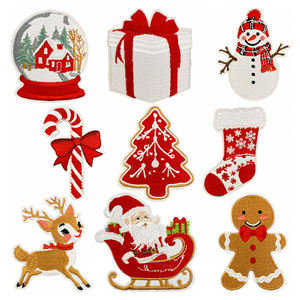 Parches Bordados con Temática Navideña para Planchar: Bastones de Caramelo, Medias Navideñas y Renos - Product Image 1