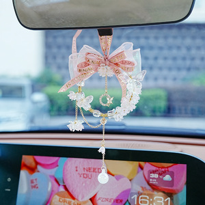 Pendentif de voiture en cristal avec nœud et papillons, décoration intérieure de voiture en cristal artificiel pour filles, ornement de déesse à la mode - Product Image 2