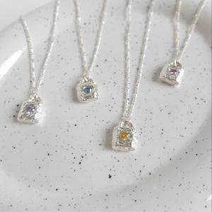 Collar de Plata de Ley S925 con Ágata en Forma de Corazón, Diseño Compacto y Ágil, Estilo Instagram, Nudo de Agua Alcalina, Colgante de Moda Nicho - Product Image 2