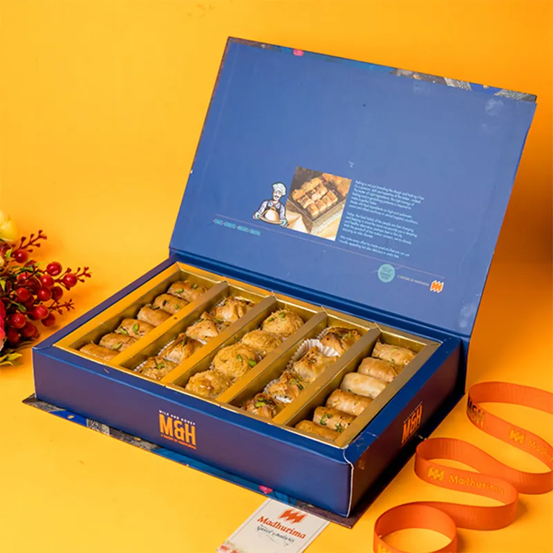 Saudi Arabia Walnut Assorted Baklava Roll Full Elegant Gift Box Golden Small Boutique Sweets Premium Baklava Box