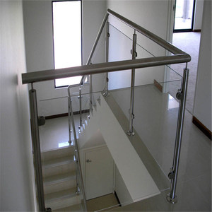 Balustrade en verre en alliage d'aluminium sur mesure avec poteaux carrés pour rampe d'<span class=keywords><strong>escalier</strong></span> de <span class=keywords><strong>maison</strong></span> résidentielle moderne - Product Image 5