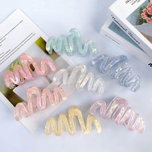 Vente en gros de griffes à cheveux, grandes pinces à cheveux de sirène de 13cm, requin, multi-volumes, pinces à cheveux pour femmes, accessoires de cheveux - Product Image 2