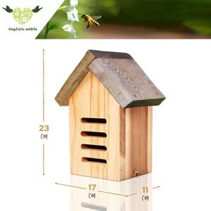 瓢虫屋由天然木材制成，带有防水屋顶 - Product Image 3