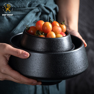 Vaisselle en céramique en gros, bol à ramen en grès noir mat texturé avec assiette - Product Image 3