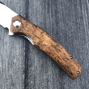 Couteau de poche de sauvetage extérieur à lame en acier D2 de 3,82 pouces, manche en bois de santal doré, couteau pliant EDC pour camping, DIY OEM - Product Image 4