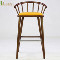 Chaise haute élégante et moderne avec coussin en cuir PU et pieds en bois massif, idéale pour les intérieurs commerciaux et les patios extérieurs