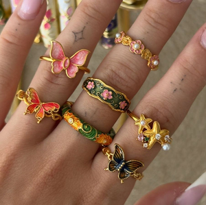 Anillo de Mariposa y Flor de Diseño Exclusivo, Anillos de Aleación Chapados en Oro Vintage de Lujo Ligero para Mujer, Joyería al por Mayor de Moda - Product Image 1