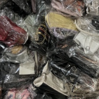 A15 Sacs d'Occasion en Gros pour Femme, Sacs à Main de Seconde Main Qualité 5A en Balles, Importés d'Italie pour Femmes, Sacs de Marque Tendance Style Ukay
