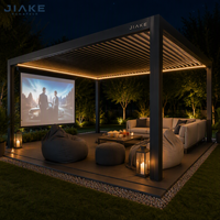 Pergola motorisée en aluminium à lames orientables Jiake avec écran de projection rétractable et éclairage LED à intensité variable pour cinéma en plein air et fêtes