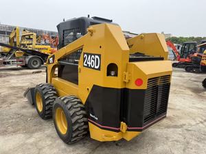 Chargeuse compacte sur pneus CAT 246D d'occasion, fabriquée aux États-Unis, compatible avec plusieurs accessoires - Product Image 2