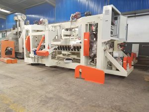 0.1-0.3 Machine d'épluchage de placage de visage de bouleau Russie tour d'épluchage de placage de broche de bûche de <span class=keywords><strong>bois</strong></span> pour la ligne de Production de contreplaqué - Product Image 5
