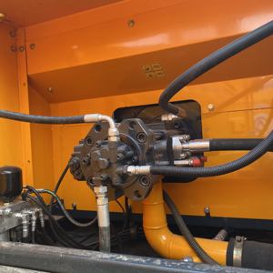 Excavatrice sur chenilles Hyundai 305LC-9T d'occasion, 30,5 tonnes, excellent état, certifiée EPA/CE, moteur principal, boîte de vitesses, pompe, engrenage, origine Corée - Product Image 6