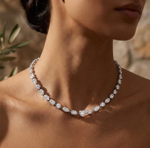 Collar de Diamantes Solitario en Forma de Corazón - Oro de 9k, 14k, 18k - Product Image 2
