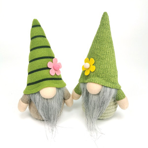 Adorno de Muñeco Duende Verde de Primavera, Decoración Artesanal de Tela para el Día de San Patricio, Regalo Festivo - Product Image 1