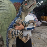 Marionnette de dinosaure animatronique grandeur nature en acier et silicone, fabriquée sur mesure, pour parcs à thème, écoles, utilisation en extérieur - Marque Dinocity
