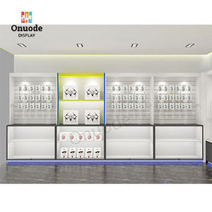 Diseño de Tienda de Accesorios para Teléfonos Móviles Modernos, Muebles Personalizados de MDF, Metal y Vidrio con Iluminación LED para Exhibición - Product Image 4