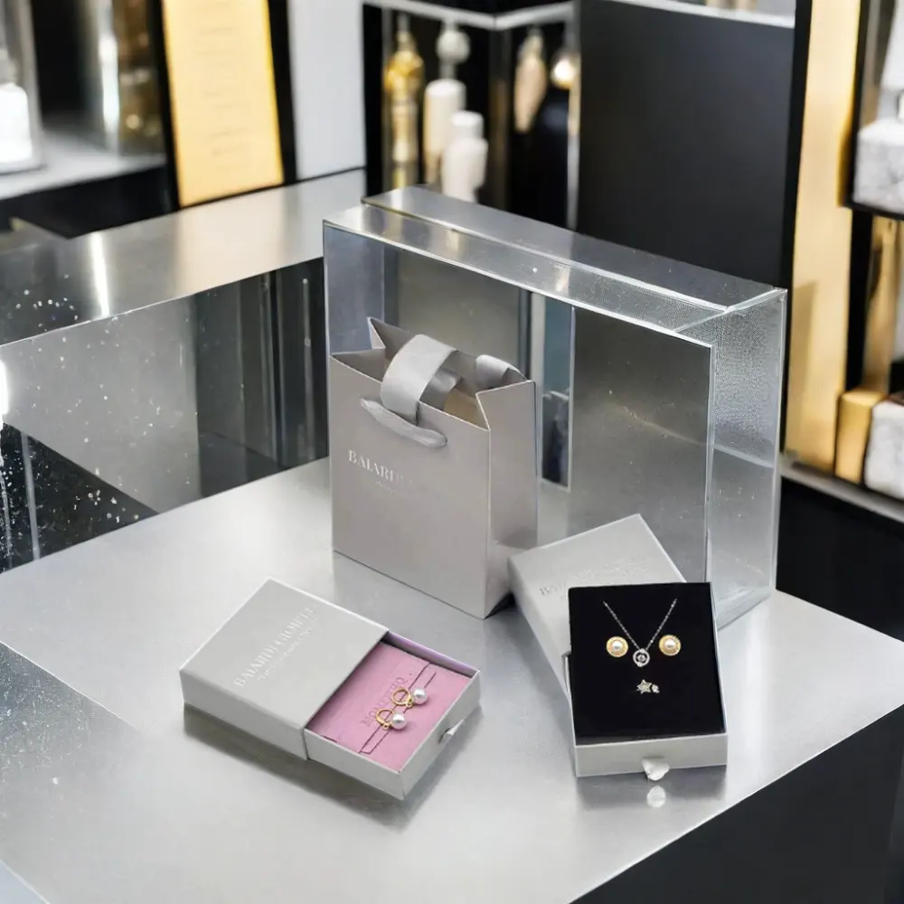 Cajón deslizante de cartón grueso gris personalizado, caja de inserción de espuma negra de regalo con logotipo de lámina de plata, conjuntos de joyas, bolsa de tela de embalaje