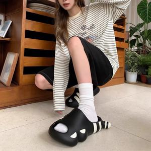 XIXITIAO Claquettes en <span class=keywords><strong>EVA</strong></span> de haute qualité, effet nuage, motif animalier audacieux et ludique, semelle épaisse et souple, pour dortoir, parc et sorties décontractées - Product Image 2