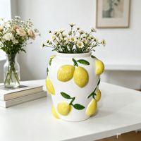 Vase en céramique de porcelaine blanche en stock, motif citron, peint à la main, forme cloche; style français; décoration de bureau et de maison; haut de gamme pour la vie quotidienne