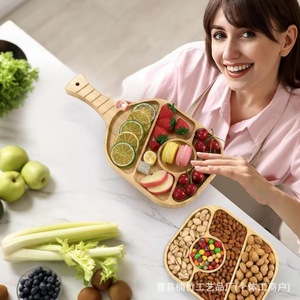 Bandeja de Bambú en Forma de Pipa con Asas, Dividida para Servir Bocadillos, Frutos Secos, Quesos y Charcutería, Color Madera Natural - Product Image 4