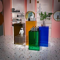 Großer benutzerdefinierter rechteckiger acryl-Vorführschrank für Museum acryl-Blumentasse Lucite dekorativer Ausstellungsständer