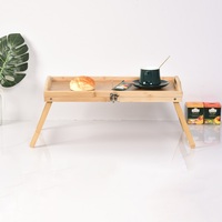 Plateau de lit pliable en bambou au design moderne avec pieds repliables, finition laquée, plateau de service pour cuisine et salon