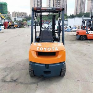 Cheap Price Used Forklifts Toyota 7F 3T Used Diesel Forklift Middle Cylinder Side Shift Manual Construction Machinery - Product Image 2