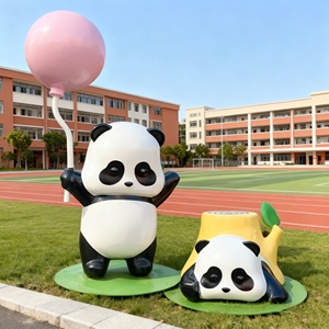 รูปปั้นแพนด้าวาดลายด้วยมือ CS069 สำหรับตกแต่งสวนกลางแจ้ง พื้นที่เชิงพาณิชย์ ลานกิจกรรม สถานที่พักผ่อนหย่อนใจ และห้างสรรพสินค้า - Product Image 1