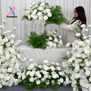 Arco Floral Moderno para Boda, en Forma de Luna, con Degradado Rosa y Morado, Realista, de Seda Artificial, Hecho a Mano, Ecológico, Reutilizable y Reciclable - Product Image 1