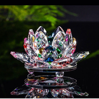 Ornement de lotus en cristal poli à facettes de luxe avec plusieurs couleurs pour la collection d'art Feng Shui Zen