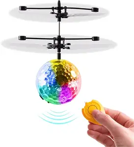 批发轻型迷你水晶球飞行玩具塑料无人机玩具直升机飞机魔术球遥控玩具